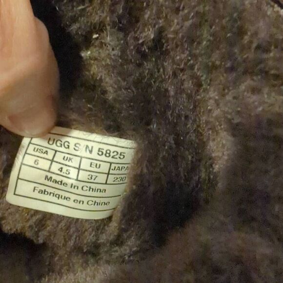 UGG  Brown suede shearing Boots sz 6 - Picture 7 of 7
